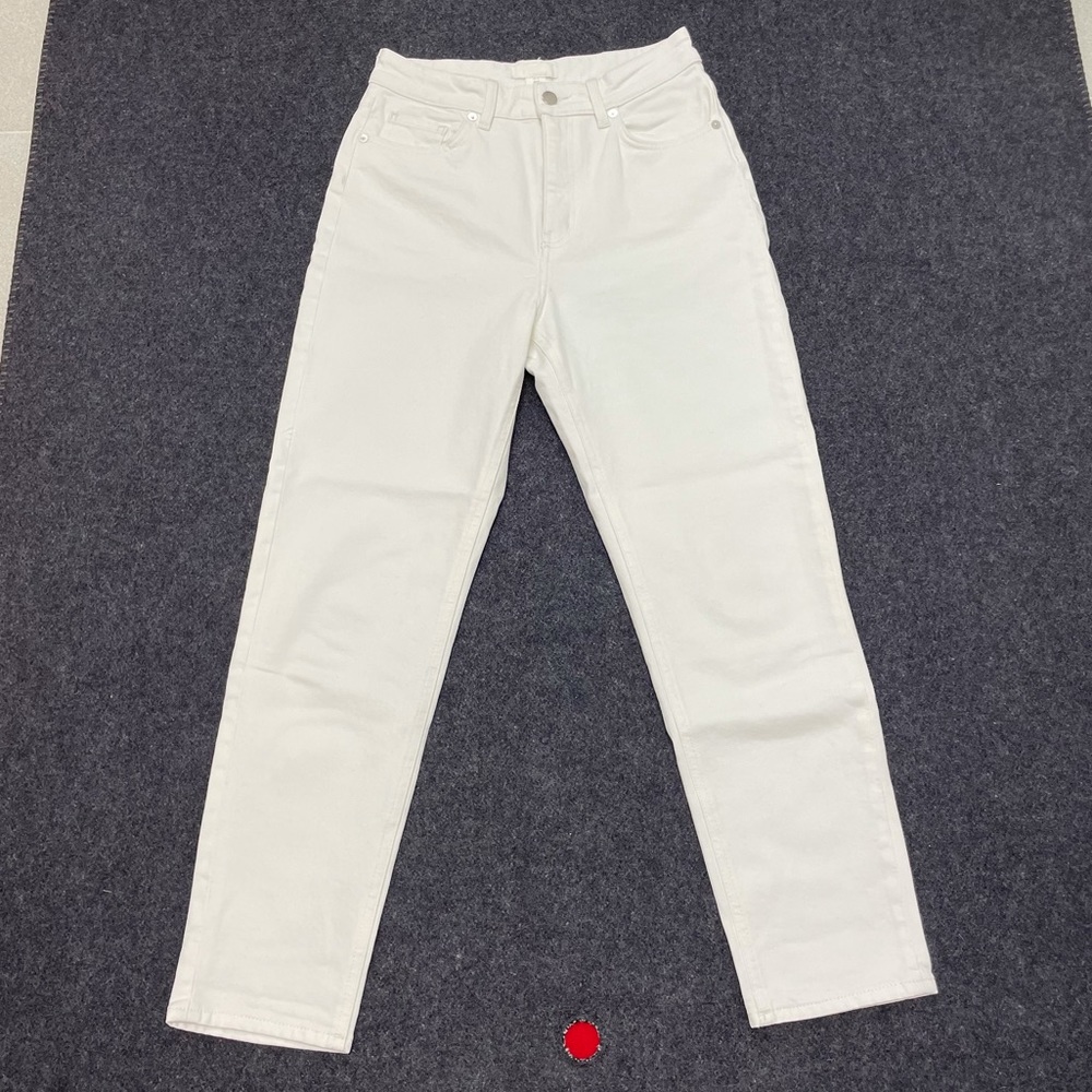H&M size 6 white straight leg jeans